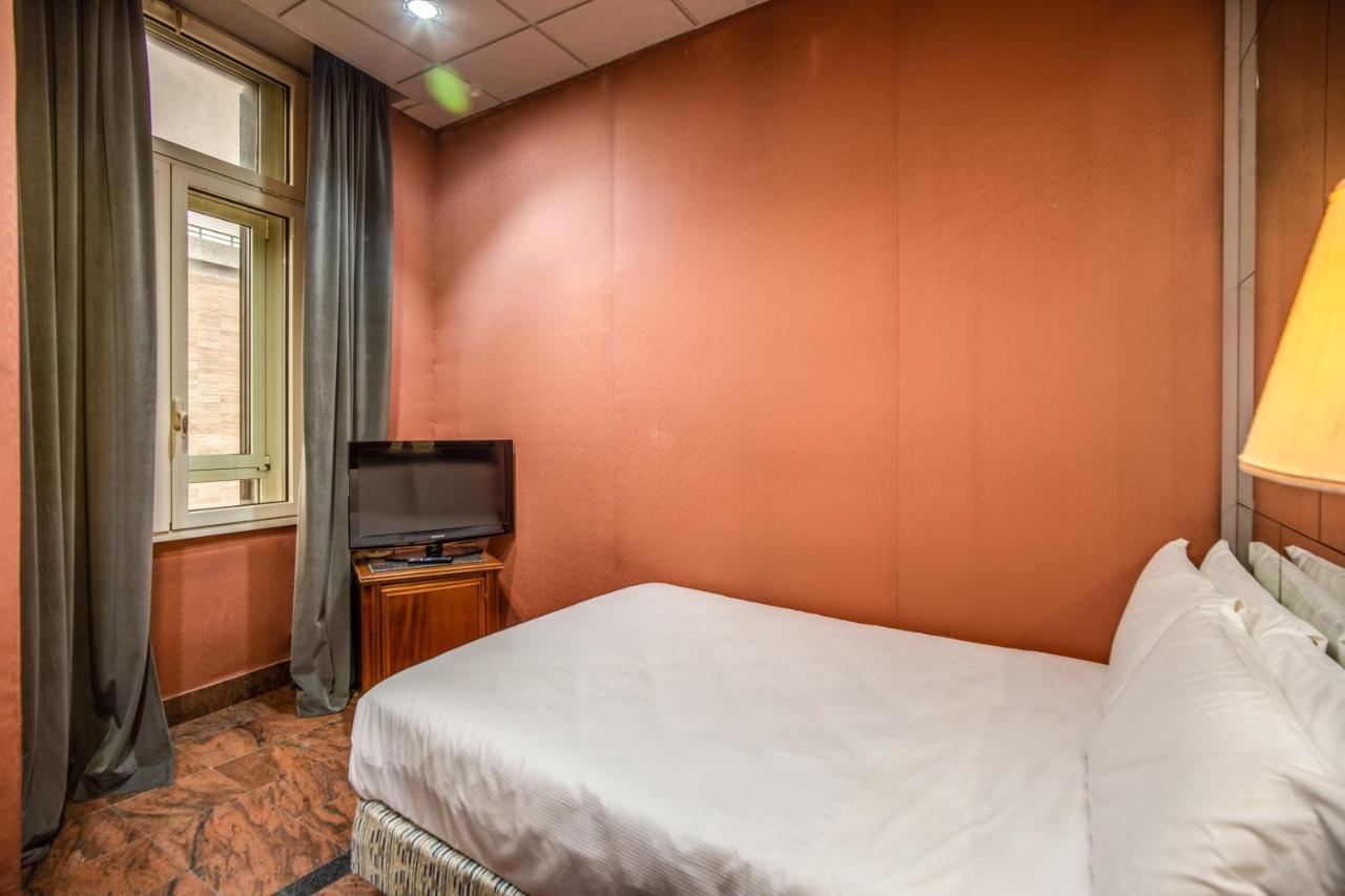 Castro Pretorio Easy Rooms Roma Ngoại thất bức ảnh