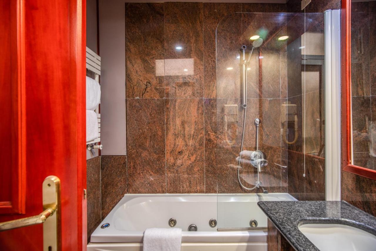 Castro Pretorio Easy Rooms Roma Ngoại thất bức ảnh