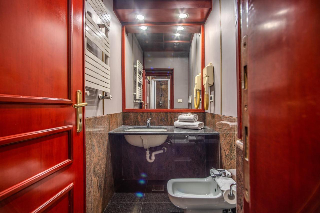 Castro Pretorio Easy Rooms Roma Ngoại thất bức ảnh